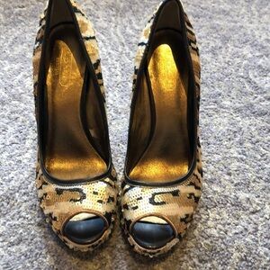 Coach 6.5 peep toe sequence leopard pumps